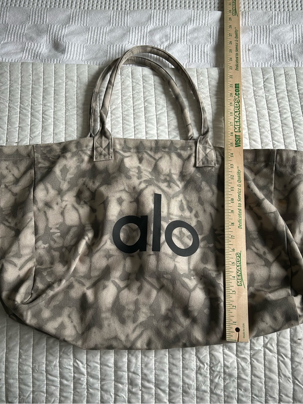 ALO Yoga Olive Green Patterned Canvas Tote with Black Logo - Picture 4 of 7